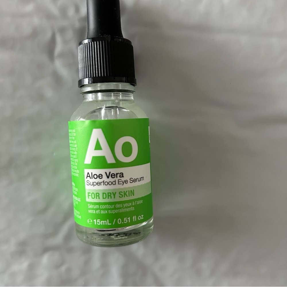 DR. BOTANICALS
Aloe Vera Superfood Eye Serum